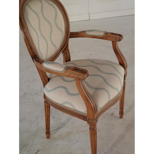 klasszikus elegans egyedileg karpitozott karfas szek karpitos polgari kastely fenyes barokk ebedlo mobilsedia200 olasz toszkan butor mediterran nappali szekek butorok lameridiana.jpg